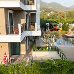 Loovox Ξενοδοχείο *
